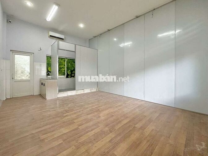 Studio máy lạnh siêu rộng ngay mặt tiền đường Linh Trung, gần UTE, Hub