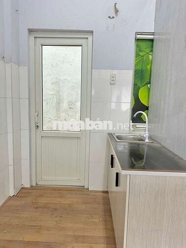 Studio máy lạnh siêu rộng ngay mặt tiền đường Linh Trung, gần UTE, Hub