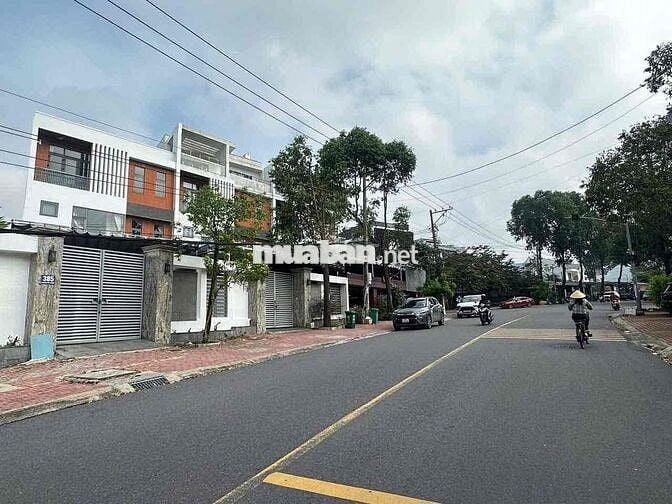 Cho Thuê Nhà  4Phòng Ngủ Ở & Mở Văn Phòng Mặt Tiền Nguyễn Đức Thuận