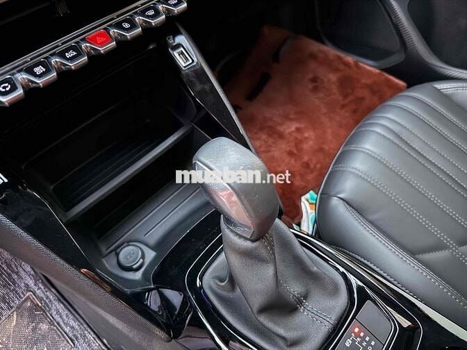 Peugeot 2008 2021 GT Line 1.2 AT odo 34000 km