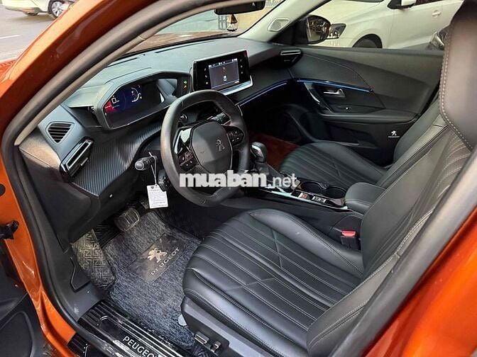 Peugeot 2008 2021 GT Line 1.2 AT odo 34000 km