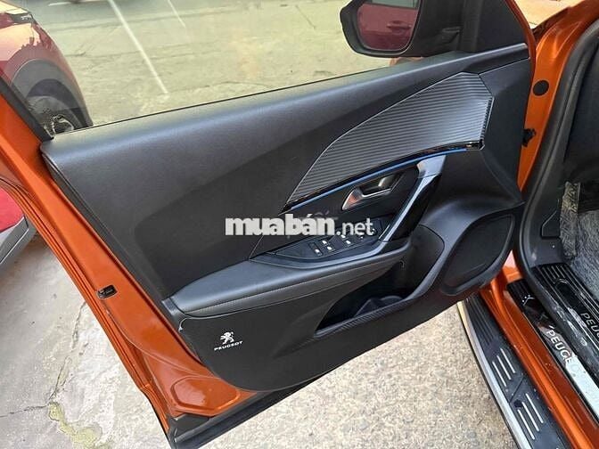 Peugeot 2008 2021 GT Line 1.2 AT odo 34000 km