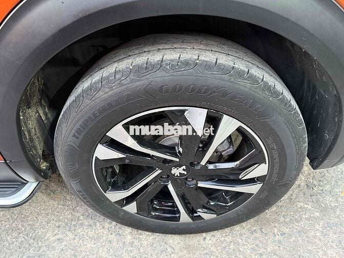 Peugeot 2008 2021 GT Line 1.2 AT odo 34000 km