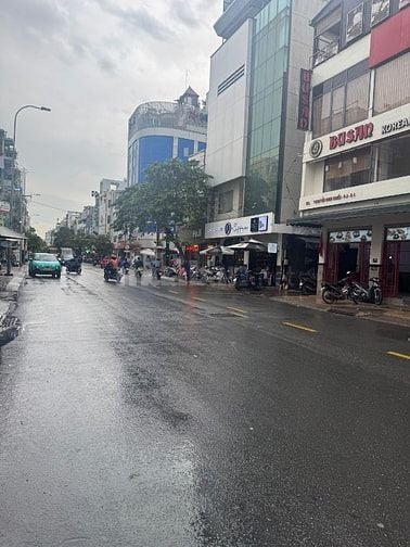 Bán Nhà Mới mặt Tiền Nguyễn Đình Chiểu, P2, Q3, Đoạn 2 chiều, ngang 6m