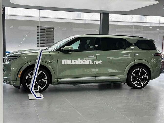 VinFast VF9 2025 Eco