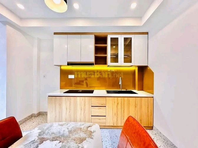 Cần nhượng lại căn nhà 42m2 giá 2tỷ350tr cực tốt sổ riêng đường Phan V