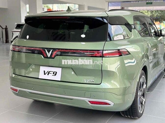VinFast VF9 2025 Eco