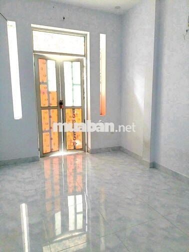 Nhà Nguyên căn 3.5*10 2 lầu, 3pn, 3wc, phòng giặt phơi đồ riêng.