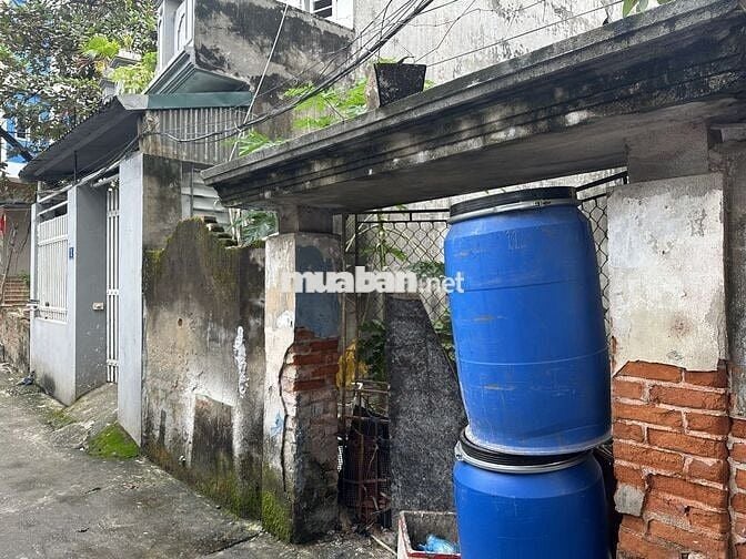 Chính chủ gửi bán 33m2 chợ bưởi, võ chí công, Hoàng Quốc Việt