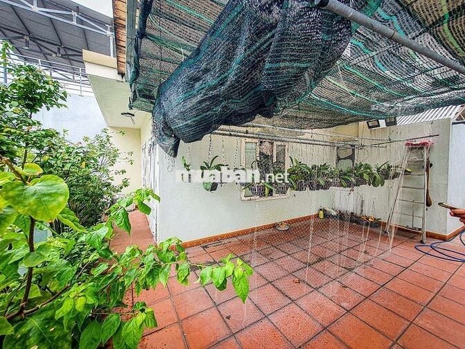 Bán đất 161 m² trung tâm Hải Châu, sân rộng đậu ô tô, tặng nhà 3 tầng