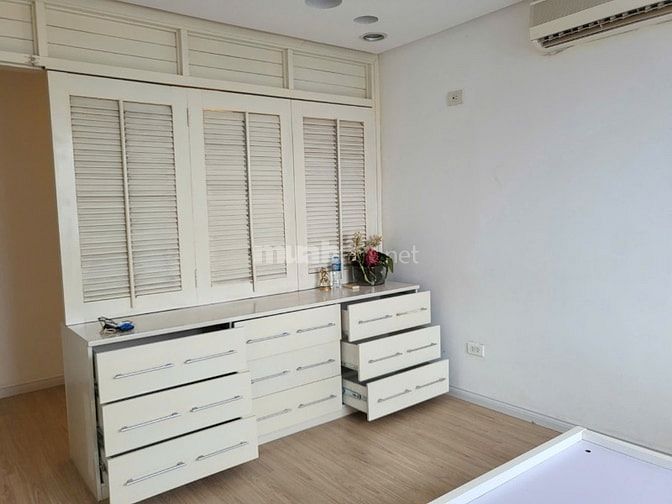   CHO THUÊ LÂU DÀI CĂN HỘ tầng trung  tòa 34T Hoàng Đạo Thúy, 160m2,