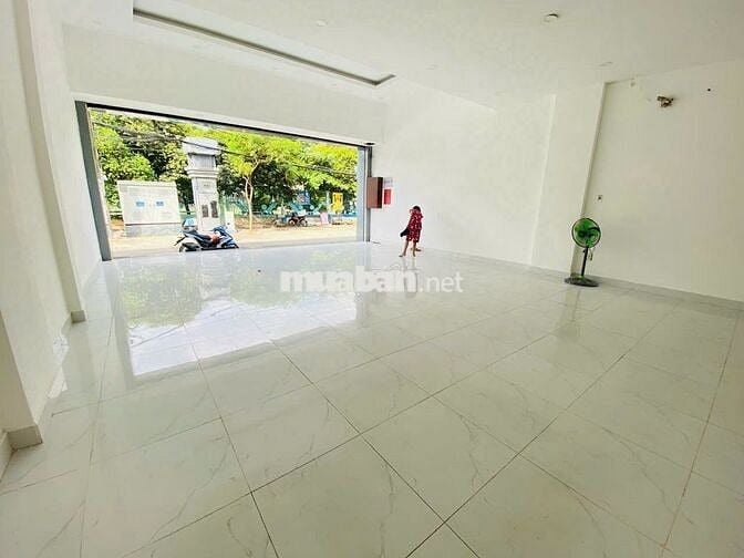 Cho thuê nhà mặt tiền khu VIP 8A Giải Phóng, Phường 4, Q.Tân Bình