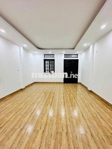 Cần cho thuê, NR 5 tầng, phố Đại Từ, sát mặt Nguyễn Cảnh Dị.