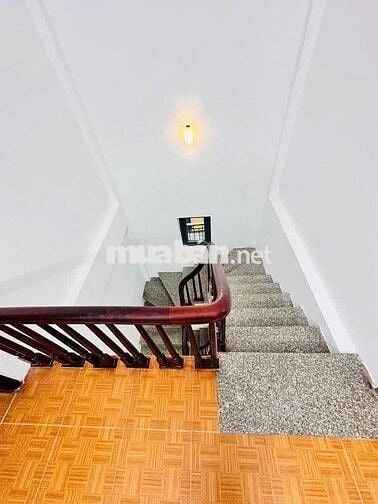 Cần cho thuê, NR 5 tầng, phố Đại Từ, sát mặt Nguyễn Cảnh Dị.