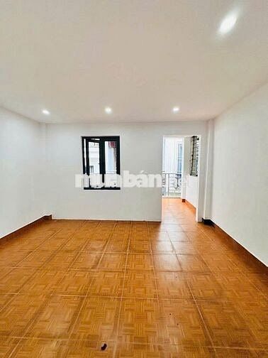 Cần cho thuê, NR 5 tầng, phố Đại Từ, sát mặt Nguyễn Cảnh Dị.