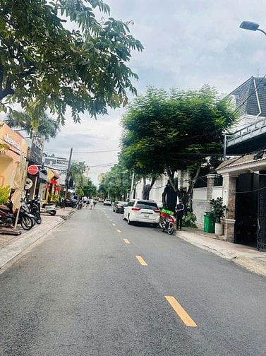 hàng siêu hiềm 2200m2 đất Chuyển nhượng lô đất góc 2MT Đường Nam Hoà