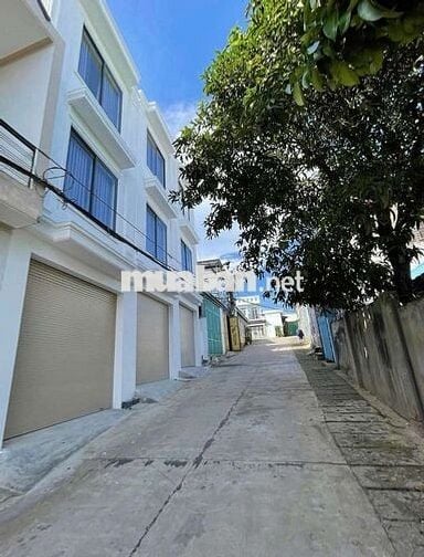 💢 Nhà 3 lầu đường Đồng Sỹ Bình - Cách ngã 6 BMT chỉ 2,5 km!