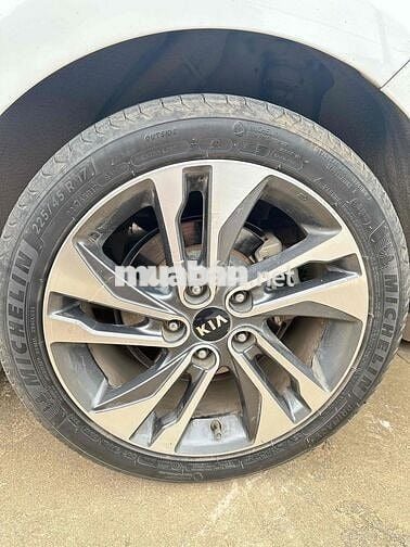 Kia Rondo 2019 Rondo GMT - 98000 km