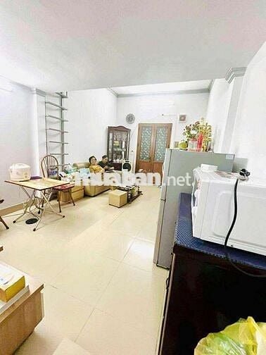 Hơn 2 tỷ tập thể Lò Đúc, tầng 2, 55m, 2 ngủ, ô tô đỗ cầu thang full đồ