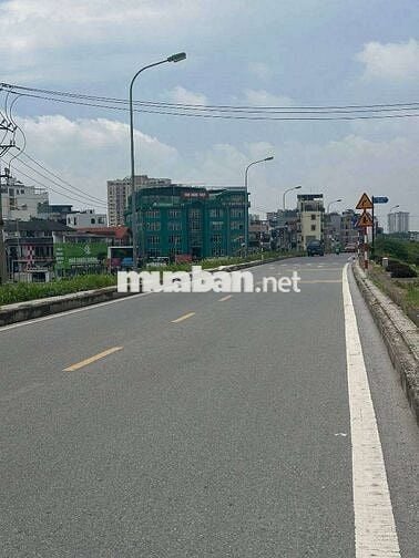 Bán lô đất đẹp tại Ngọc Thụy ,i
Diện tích: 80m²
Giá: 14.2 tỷ