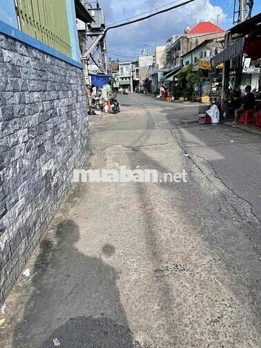 NHÀ MỚI Y NHƯ HÌNH. dt 4 x 13 ĐÚC LÂU NGAY ĐƯỜNG SỐ 14 LVQ