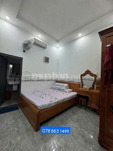 BÁN NHÀ MẶT TIỀN ĐƯỜNG KD TẠP HOÁ GIÁ 1Tỷ050TR BAO SANG TÊN CÔNG CHỨNG