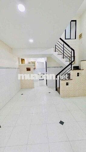 Cho thuê nhà nguyên căn mới đẹp Đường Trần Văn Đang Quận 3