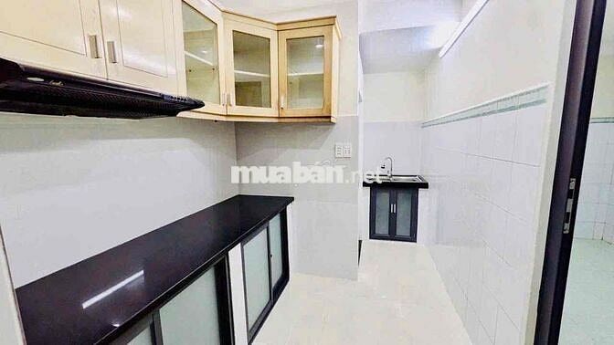 Cho thuê nhà nguyên căn mới đẹp Đường Trần Văn Đang Quận 3