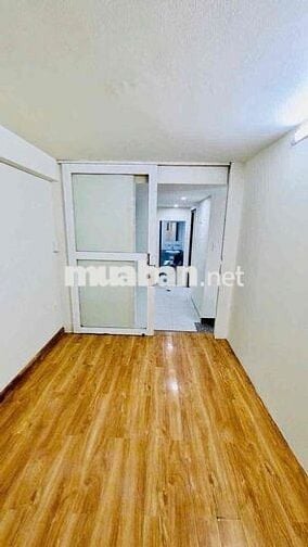 Cho thuê nhà nguyên căn mới đẹp Đường Trần Văn Đang Quận 3