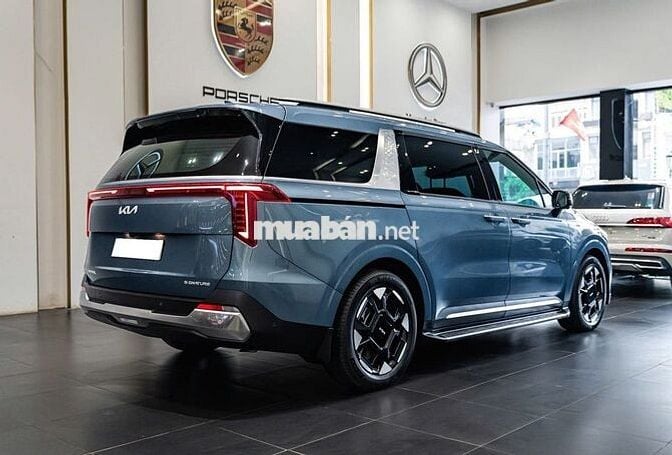 Kia Carnival 2025 Signature 2.2D - 25,000 km cọp.