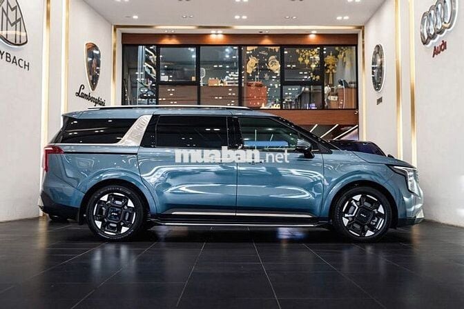 Kia Carnival 2025 Signature 2.2D - 25,000 km cọp.