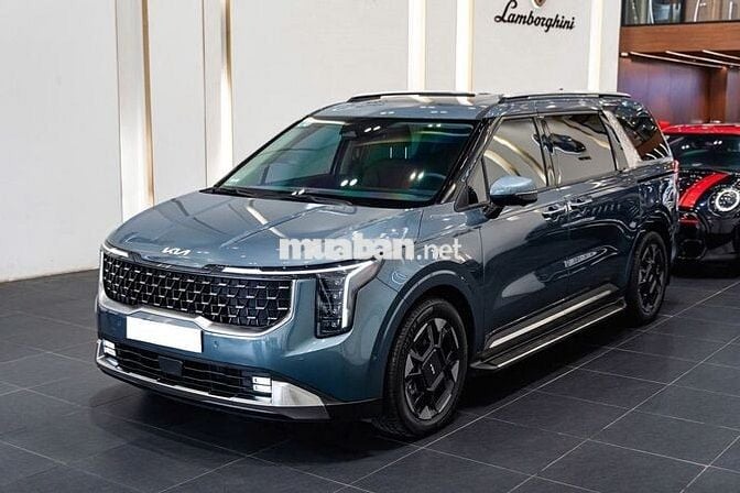 Kia Carnival 2025 Signature 2.2D - 25,000 km cọp.