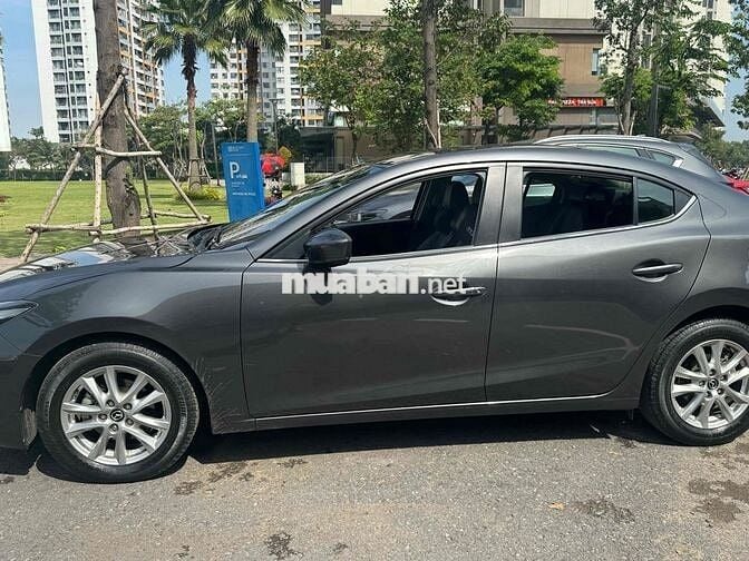 Mazda 3 2019 1.5L Luxury - 64000 km