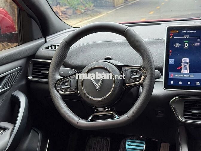 VinFast VF8 2025 Plus - 14000 km