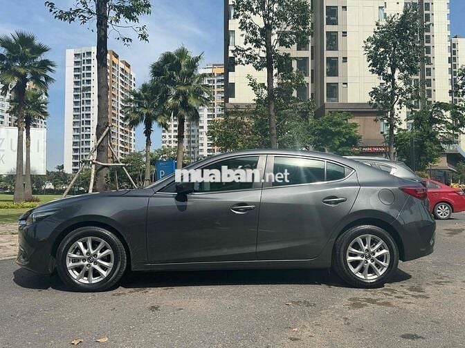 Mazda 3 2019 1.5L Luxury - 64000 km