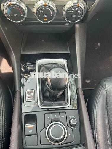 Mazda 3 2019 1.5L Luxury - 64000 km