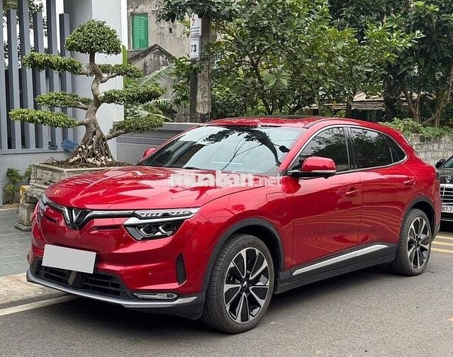 VinFast VF8 2025 Plus - 14000 km