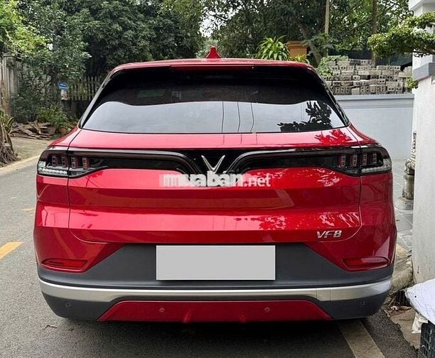 VinFast VF8 2025 Plus - 14000 km