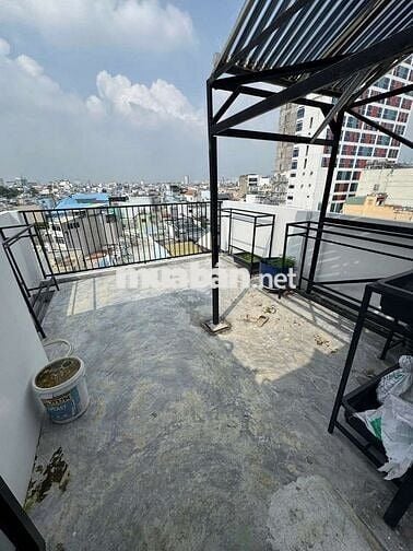 CHÍNH CHỦ CHO THUÊ TOÀ NHÀ MỚI XÂY, CÓ HẦM, THANG MÁY