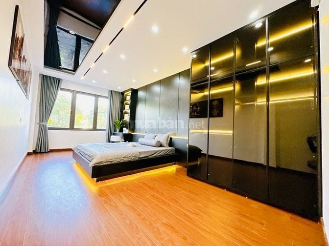 Hơn 12Tỷ-Nhà Mới-43m2 / 5Tầng-Thang Máy-ÔTÔ Đỗ Cửa-Q. Hai Bà Trưng