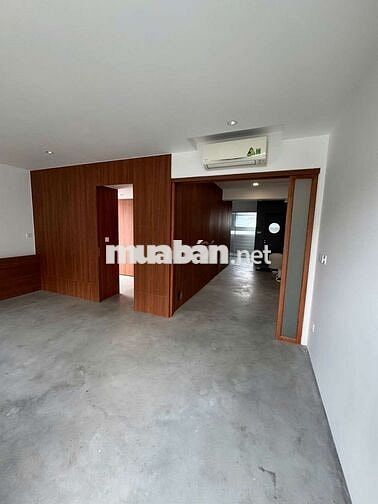 CHÍNH CHỦ CHO THUÊ TOÀ NHÀ MỚI XÂY, CÓ HẦM, THANG MÁY