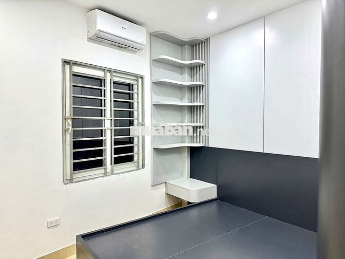 Nhà Thạch Bàn – Cổ Linh Dân Xây 40m2 x 3.5 Tầng Bãi Gửi Ô Tô – 6.x tỷ