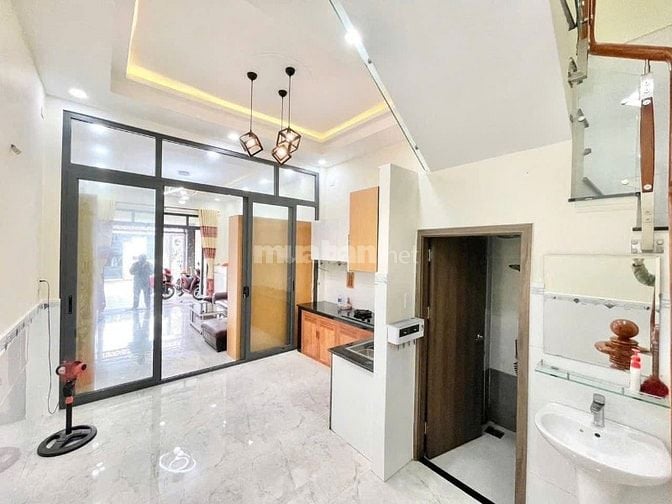 BÁN NHÀ ĐẸP HẺM XE HƠI - GIÁ 3,5 TỶ - NGUYỄN TRỌNG TUYỂN, TÂN BÌNH 