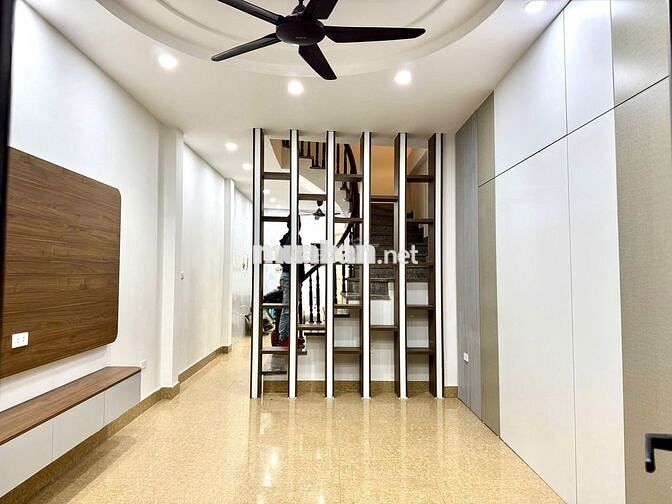 Nhà Thạch Bàn – Cổ Linh Dân Xây 40m2 x 3.5 Tầng Bãi Gửi Ô Tô – 6.x tỷ