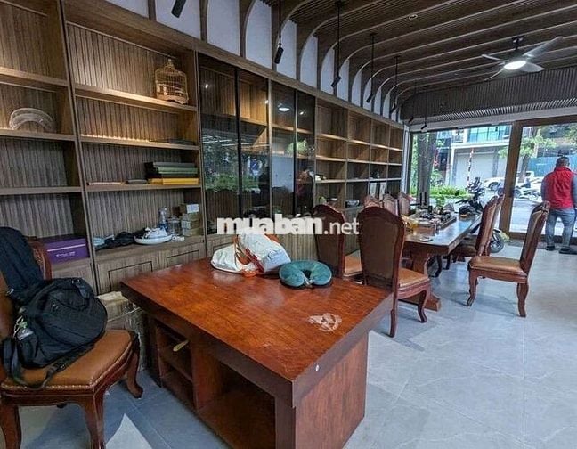 View Hồ Tây mặt phố Lạc Long Quân Tây Hồ 90m2 8 tầng 52,5Ty