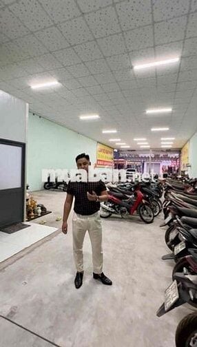 Kẹt vốn kinh doanh phải sang mặt bằng tài chính.Ngang 10m dài 27m