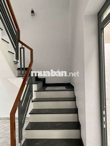 Cho thuê nhà 3 tầng MT đ48 25tr/tháng