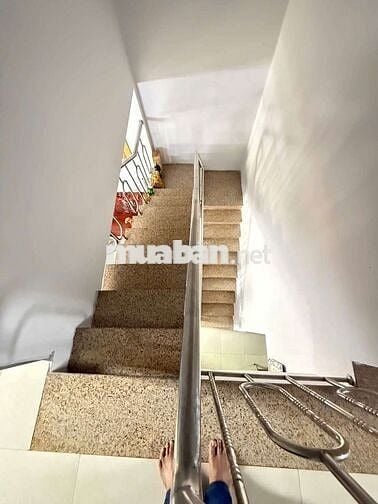 Bán Nhà HXH Hiệp Thành 45 Nhà 2tầng 3pn .vị trí 2/ lê vk.giá 3tỷ380 tl