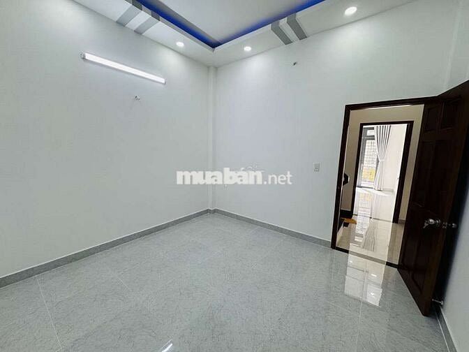 NHÀ ĐẸP 4 TẦNG – HẺM XH TRÁNH – 52m² – 6PN – KHU VIP LÊ THỊ RIÊNG, Q12