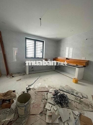 Nhà mới xây cho thuê (5m x 17m) có 3 phòng ngủ hướng đông hẻm 8m